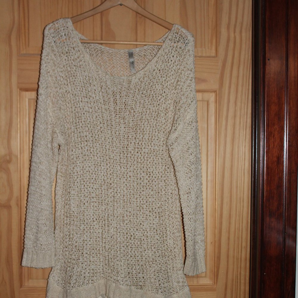 Entro Women's Open Knit Woven Tunic / Sweater with Lace Trim